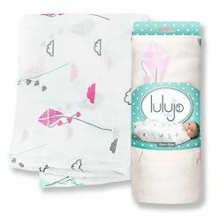 Nursing Lulujo Bamboo Swaddling Wrap (Pink Kites)