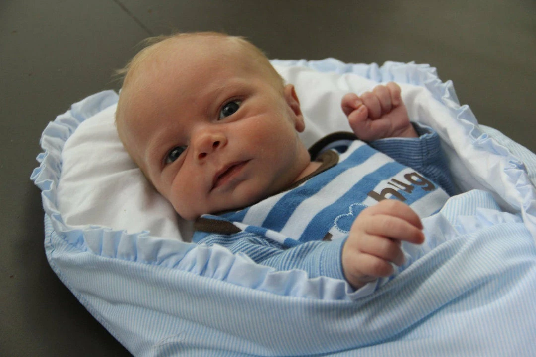 BundleBee Baby Wrap/Swaddle/Blanket, Feather Light/Blue, 0-4 Months 9 BundleBee Baby Wrap/Swaddle/Blanket, Feather Light/Blue, 0-4 Months