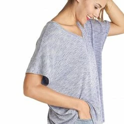 IVETH Woman's Over Sized Two Toned V Neck Top